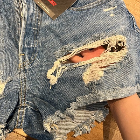 New Levi's 501 High Rise Short in Faultline Distressed Size 30 - Picture 6 of 14